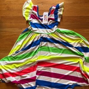 Dot Dot Smile, NWT, Ruffle sleeves, cool material, size 8/10, neon colors